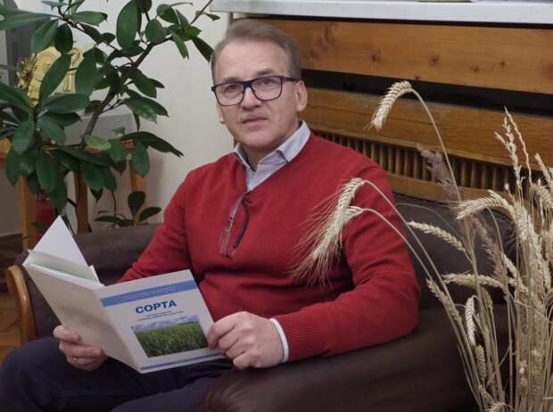 О планах по развитию Ботанического сада, который нуждается не только в сохранении уникального растительного фонда, но и в благоустройстве, рассказал его директор Владимир Упелниек./ Фото: О. Чумаченко, Звездный бульвар