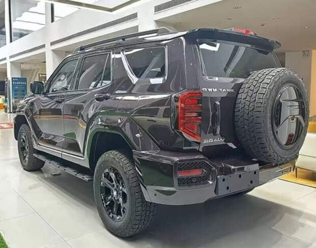 Tank 400 PHEV 2026 уже появился у дилеров в Китае