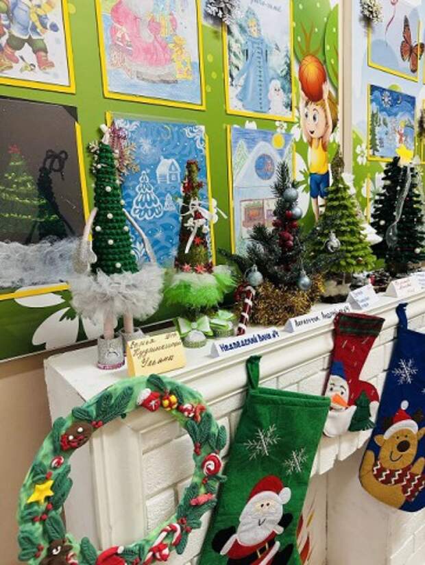 Выставка поделок Мастерская Деда Мороза.