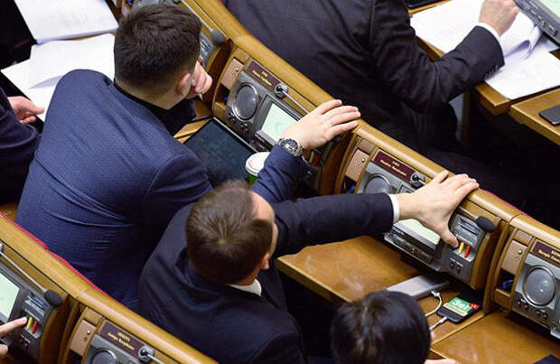 На Украине уволили министров и провалили назначения