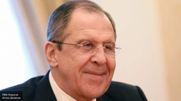 Лавров пошутил над невнимательными журналистами Лавров пошутил над невнимательными журналистами