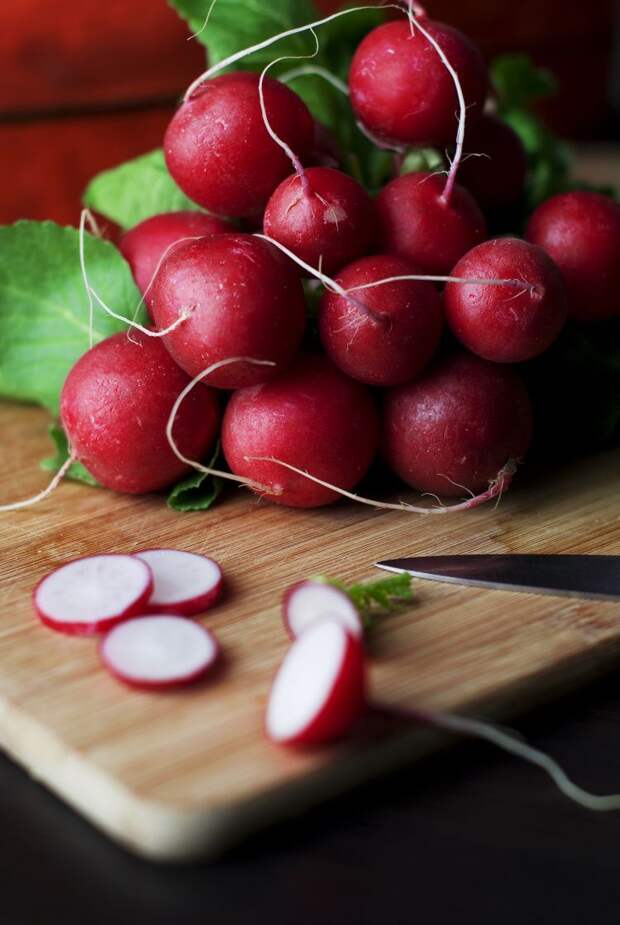 Острая, нежная, сочная: как по форме и цвету определить вкус редиски