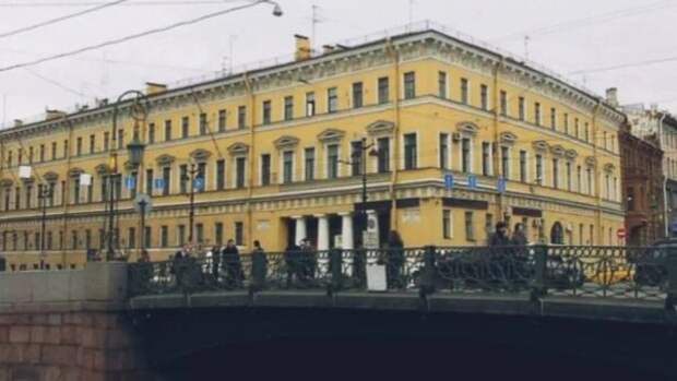 Многие, вероятно, полагали, что череда арестов в Министерстве обороны продолжится, ведь новый министр взялся за дело с завидным усердием.-5