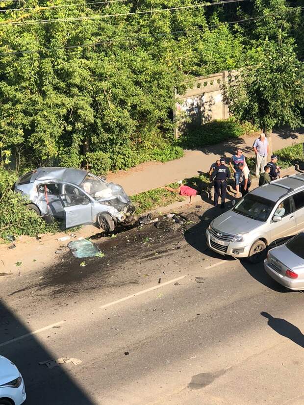 Опубликованы фото и видео страшной аварии в Тверской области