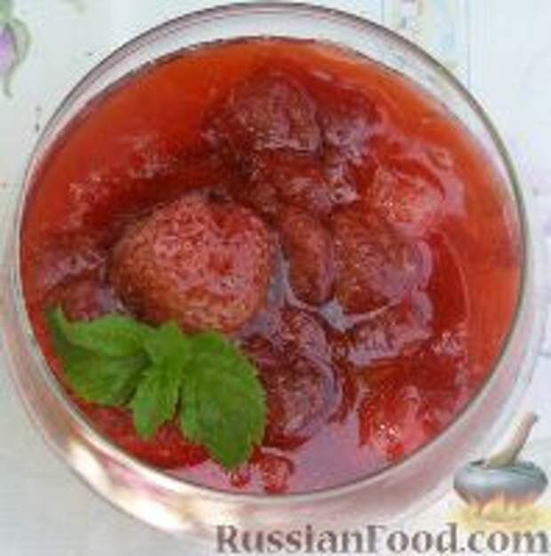 Фото к рецепту: "Мамино" варенье из клубники Фото к рецепту: "Мамино" варенье из клубники