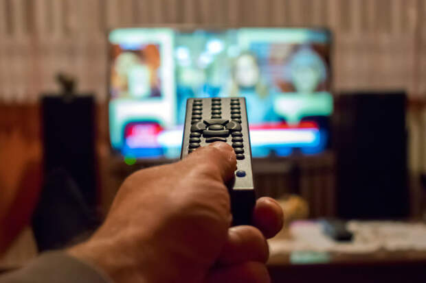 JAMA: замена двух часов просмотра ТВ на активность улучшает здоровье пожилых