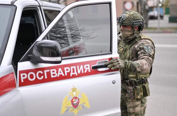 Сотрудника Росгвардии ранили во время конфликта