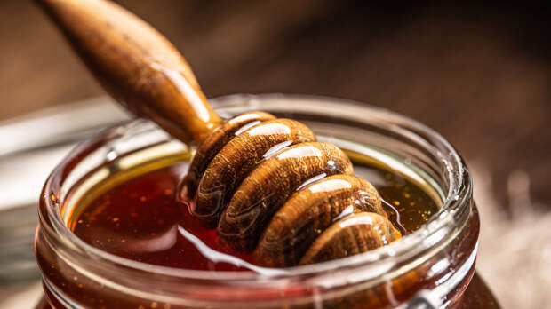 Агроэксперт Березнюк пояснил, как могут подделывать мёд