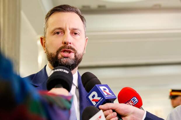 Глава МО Косиняк-Камыш: присутствие Польских военных в Гренландии не нужно