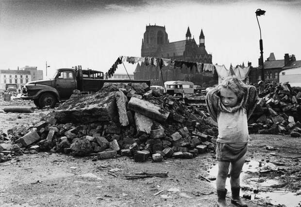 Обаяние трущоб Манчестера в фотографиях Ширли Бейкер 1960-х годов 11