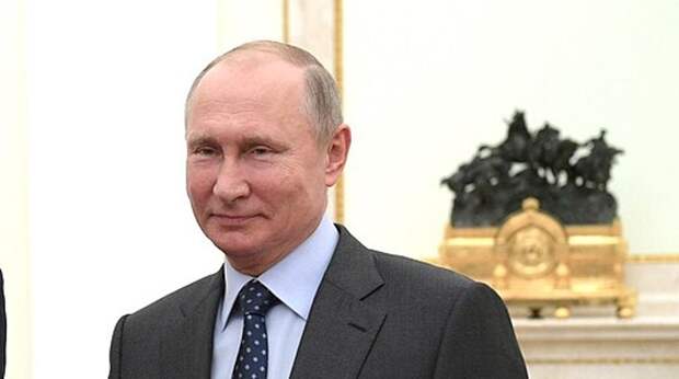 Путин с улыбкой отреагировал на конфуз на встрече с лидером Конго