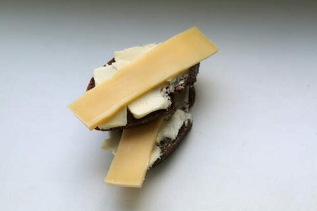 Производители кормят Россиян поддельным маслом и сыром. Доля фальсификаций на рынке достигла максимума