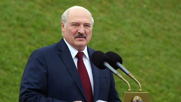 Лукашенко рассказал, от кого приходится защищать Протасевича 
