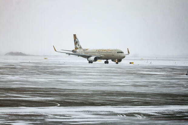 Самолёты в аэропорт Краснодара отменяют. В чём дело?