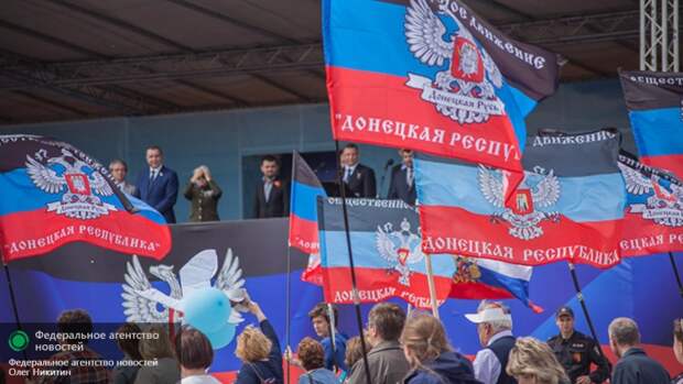 Захарченко видит ДНР в составе России