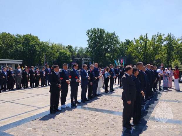 Делегация МЧС России принимает участие в Международном дне памяти жертв землетрясений в Ташкенте
