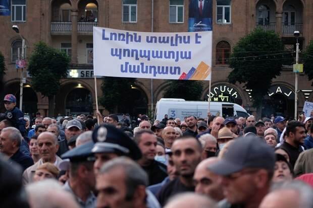 Предвыборный расклад: Армению готовят ко второму туру и затяжным протестам