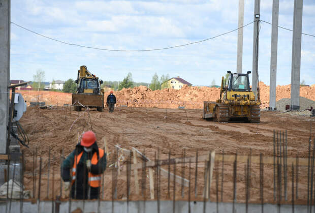Игорь Руденя посетил строительные площадки крупных предприятий