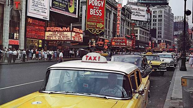 Традиция красить кэбы в желтый цвет ведется с первых таксомоторов Америки 