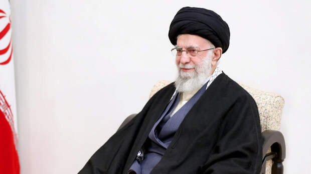 Верховного лидера Ирана Али Хаменеи похоронят в Мешхеде