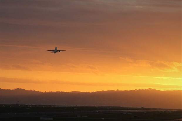Задержка рейса самолёта из-за погоды