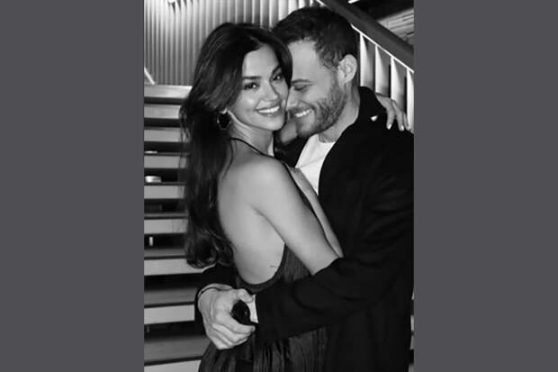 Исчезнувшие фото и холод: у красавчика из «Постучись в мою дверь» намечается разрыв