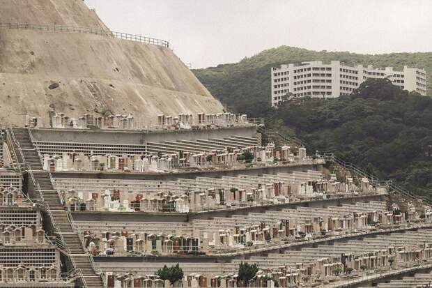 Вертикальные кладбища Гонконга: "Пространство мёртвых"