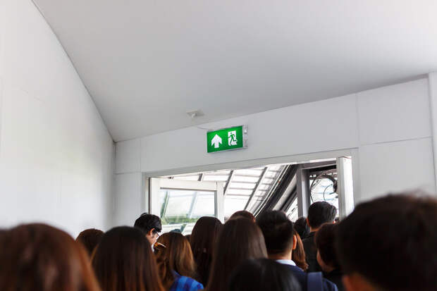 "Осторожно, Москва": на севере столицы эвакуировали учебный корпус Росбиотеха