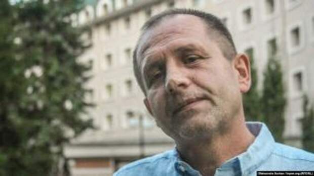 В Киеве, поздно ночью, избили Владимира Балуха