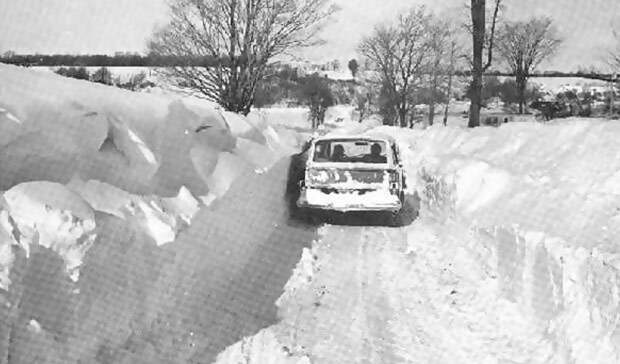 Шторм в Иране 1972 год Ужасный снежный шторм длился целую неделю: сельские районы Ирана были полностью покрыты трехметровым слоем снега. Некоторые деревни оказались буквально погребены под лавинами. Впоследствии, власти насчитали целых 4 000 погибших людей.