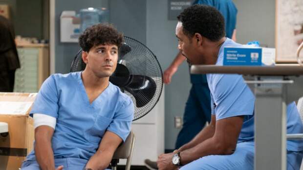 Grey’s Anatomy Season 21 Episode 9 Fumbles Both Cliffhangers in Snoozefest Midseason Premiere