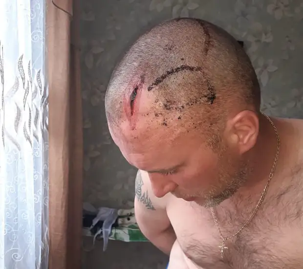 «Не видел, куда наносил удары»: защищавшего семью мужчину будут судить за тройное убийство