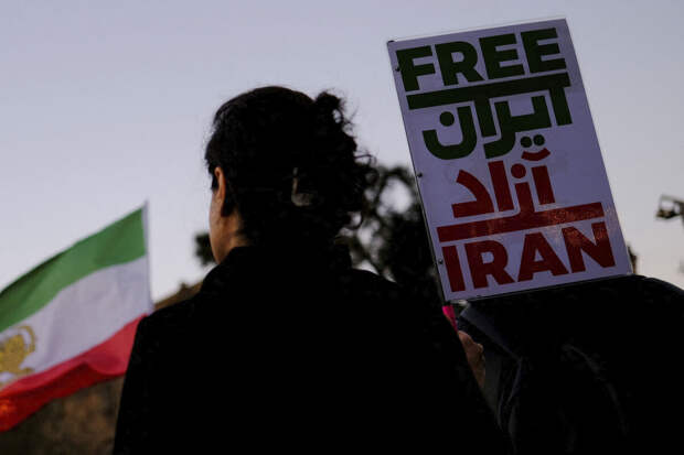 Fars: митинг студентов в Тегеране перерос в акцию протеста