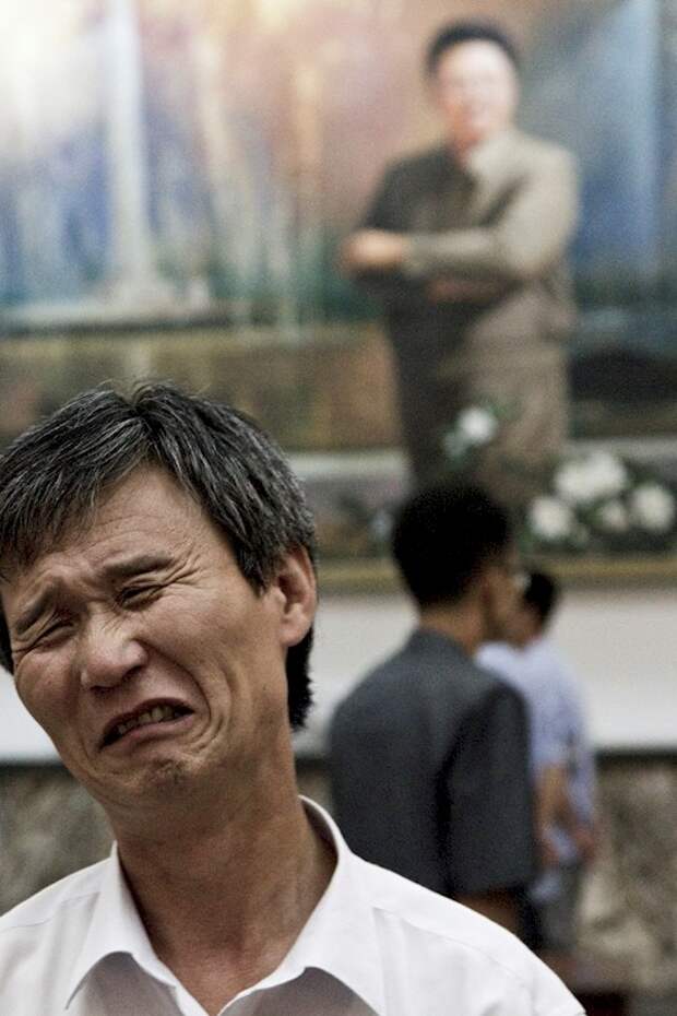 9. После смерти Ким Чен Ира тысячи северокорейцев попали в тюрьму из-за того, что плохо оплакивали потерю своего вождя  кндр, факт