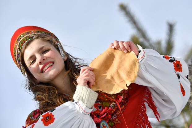 Директор украинского музея Олейник предложила отмечать Масленицу варениками