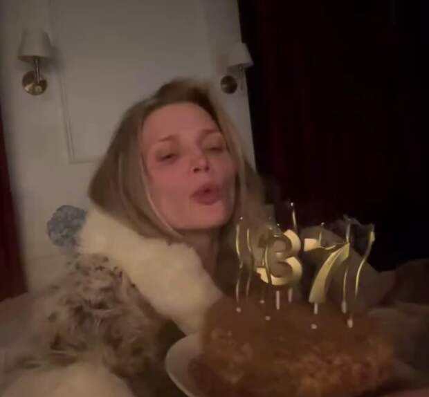 Актриса Алина Ланина рассказала, что стала блондинкой