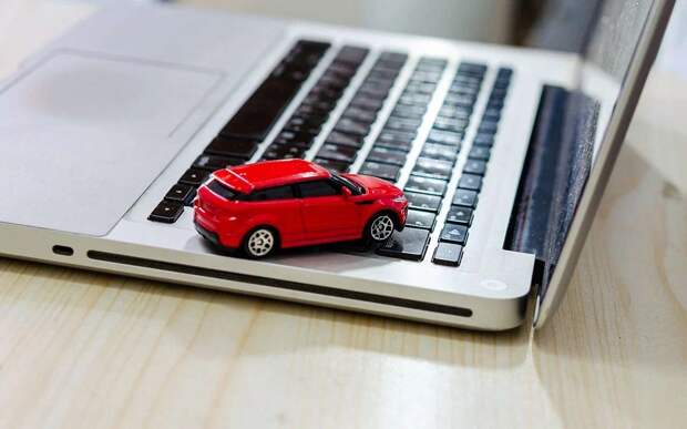 Россияне стали реже покупать УАЗы: продажи упали почти на треть за квартал