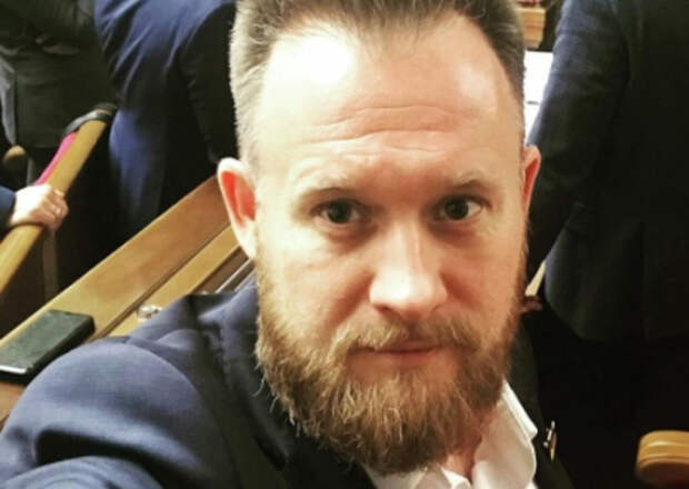 Депутат Рады призвал отправить на фронт полицейских и пенсионеров Депутат Рады призвал отправить на фронт полицейских и пенсионеров