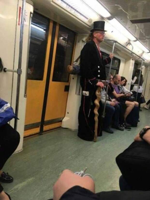 Странности в метро (32 фото)