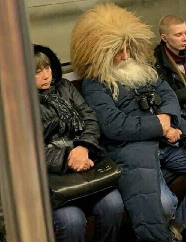 15 323