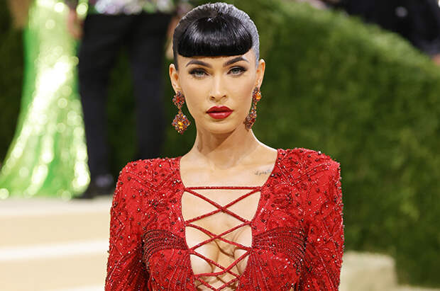 Met Gala 2021: Меган Фокс, Кит Харингтон и Роуз Лесли, Рита Ора и другие звезды на красной дорожке