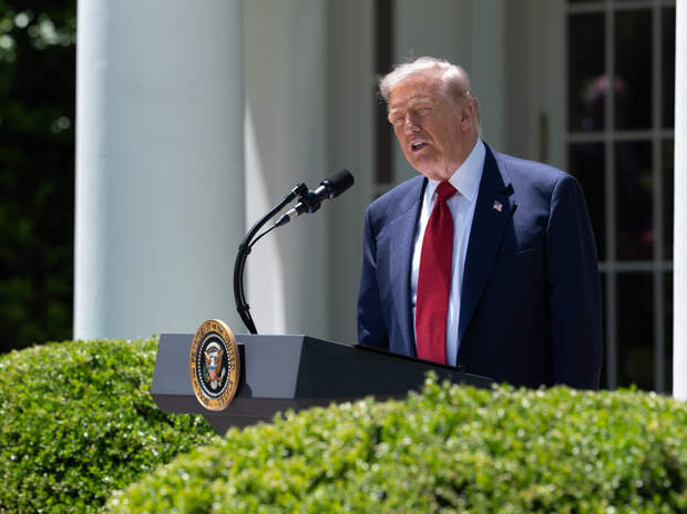 Трамп готов возобновить военную миссию в Ормузском проливе