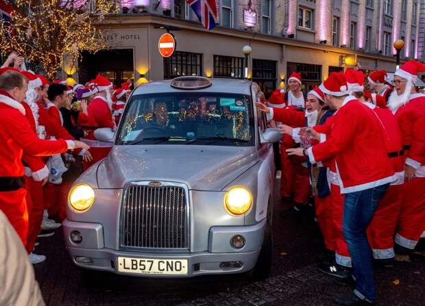 SantaCon 2018 в Лондоне, Париже, Сеуле, Нью-Йорке и других городах