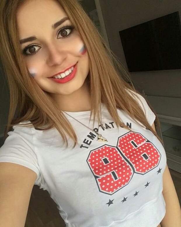 Диана Халифаева из группы поддержки Ice Girls Диана Халифаева из группы поддержки Ice Girls