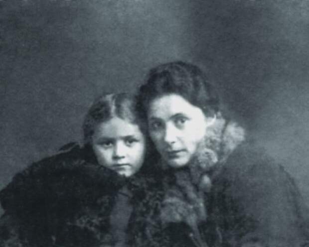 Саломея Андроникова с дочерью Ириной. / Фото: www.livejournal.com Саломея Андроникова с дочерью Ириной. / Фото: www.livejournal.com