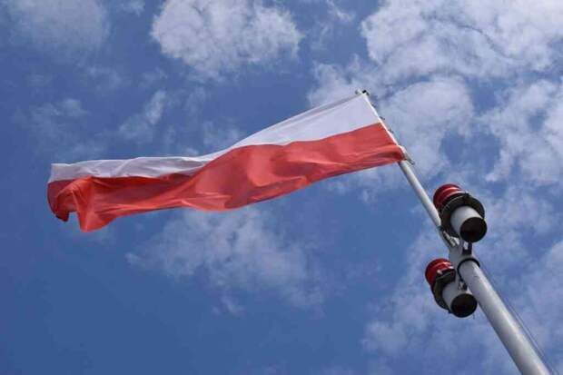 FT: Польша готовит иск к РФ о «репарациях за советское господство»