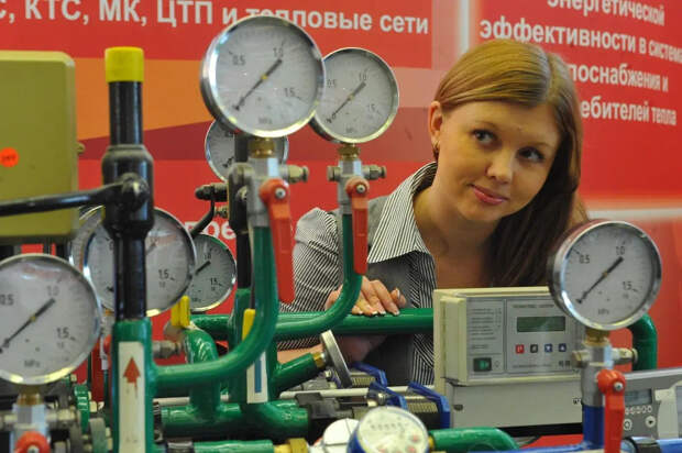 Минстрой напомнил, кто должен платить за ремонт коммуникаций в квартире