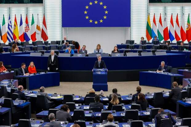 Politico: ЕС недолго праздновал принятие кредита для Украины, наметился раскол