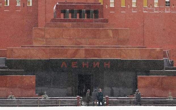 Коммунисты ответили на предложения захоронить Ленина