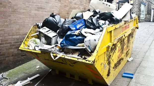 Курортный сезон и горы мусора: как летом решат проблему отходов в Крыму